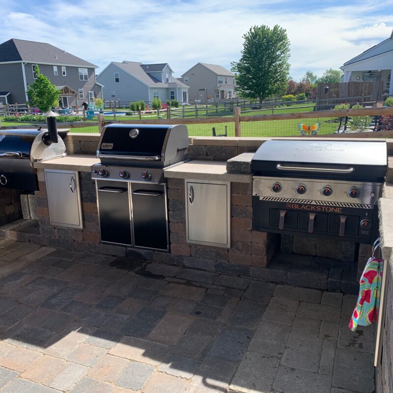 outdoor kitchen builders
